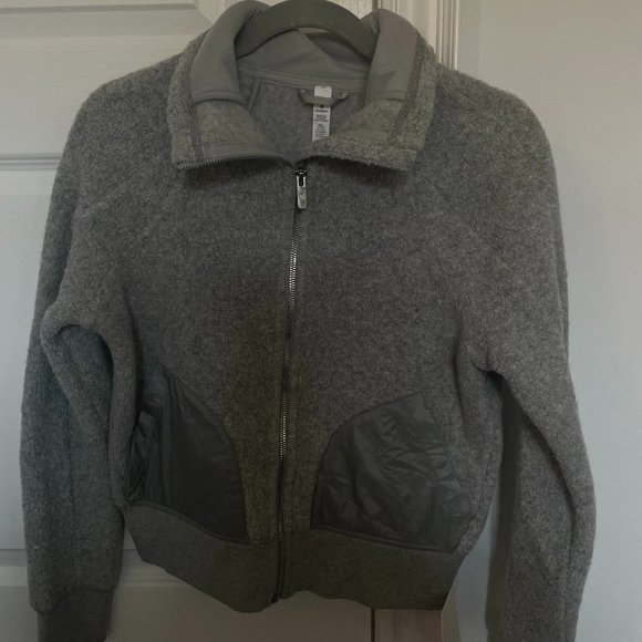 Lululemon Grey So Sherpa Jacket - Picture 2 of 5